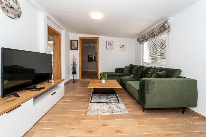  . - Villa Iva . (Photo Gallery) }}