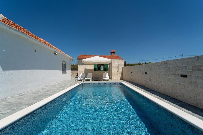  . - Villa Iva . (Photo Gallery) }}
