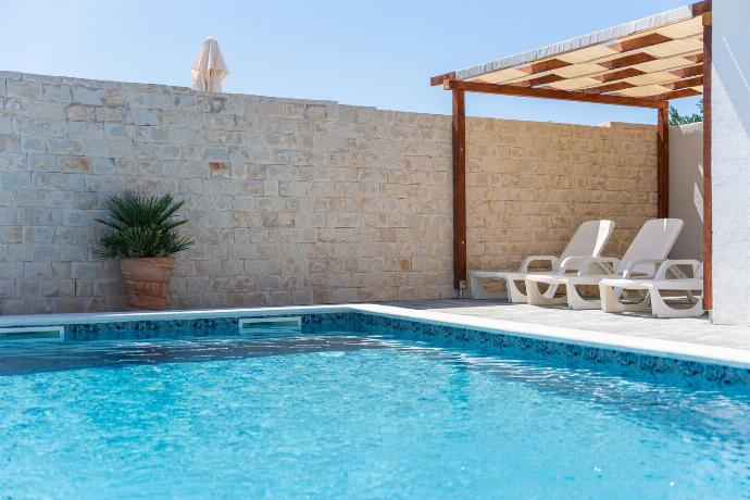  . - Villa Iva . (Photo Gallery) }}
