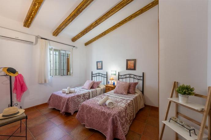 . - Villa Maria Gomez . (Photo Gallery) }}