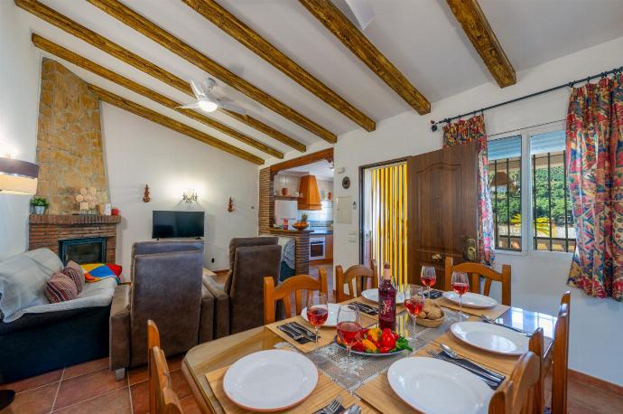  . - Villa Maria Gomez . (Photo Gallery) }}