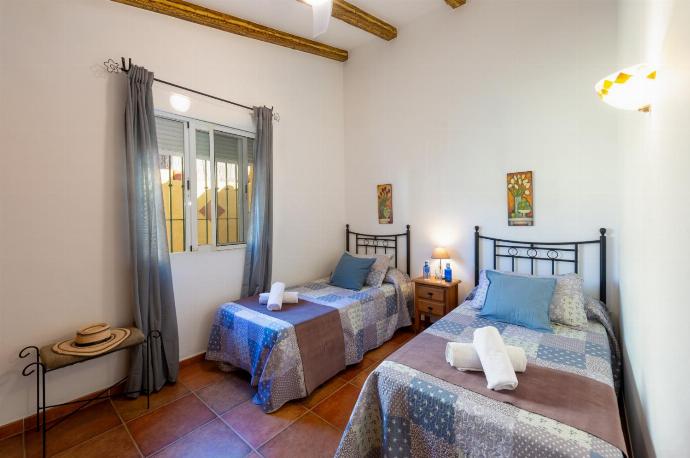  . - Villa Maria Gomez . (Photo Gallery) }}