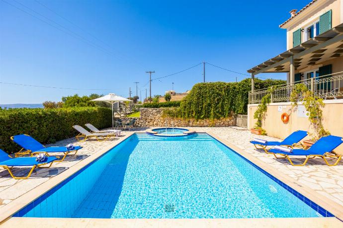 Private pool and terrace with sea views . - Villa Penelope Sea View . (Photo Gallery) }}