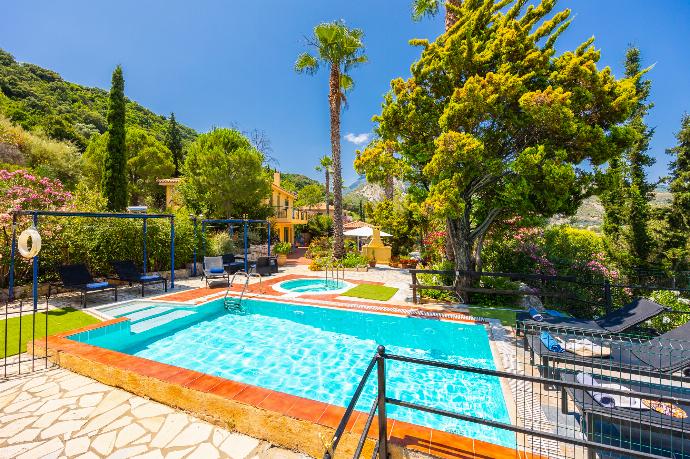 Villa Atlantis