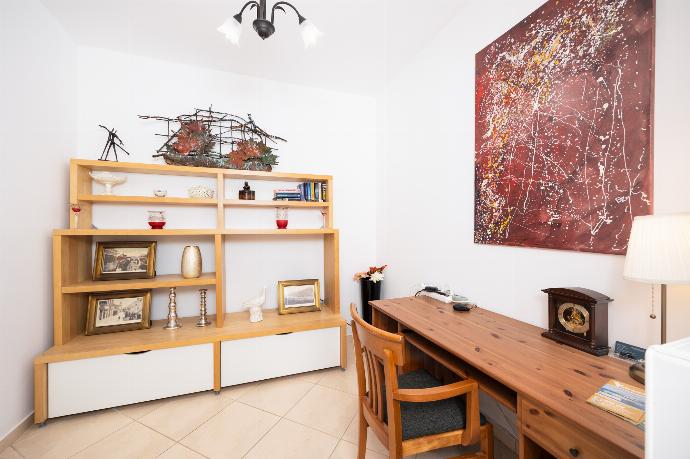 Living room with sofas, dining area, A/C, WiFi internet, and satellite TV . - Villa Atlantis . (Photo Gallery) }}