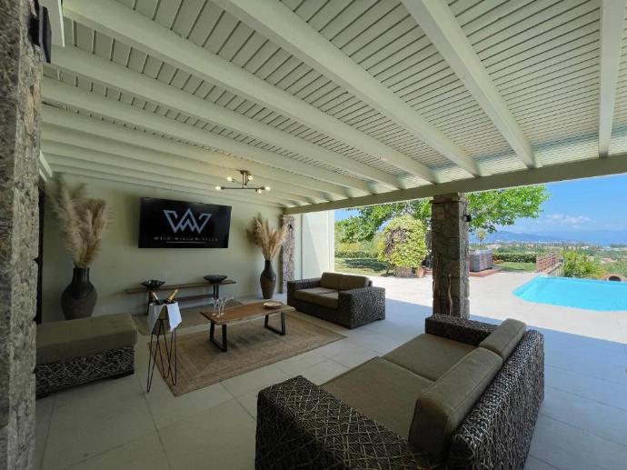  . - Villa Wild Willow . (Photo Gallery) }}