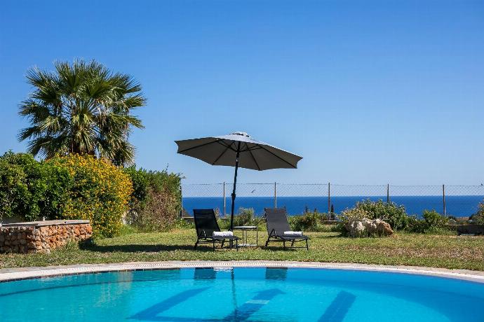  . - Villa Pebble . (Photo Gallery) }}