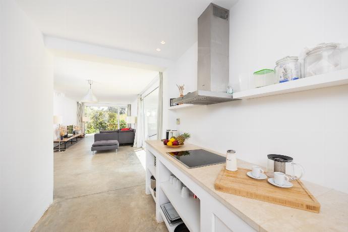 Equipped kitchen . - Villa Voukithro . (Fotogalerie) }}
