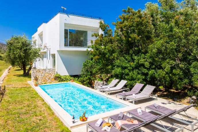 Beautiful villa with private pool and terrace . - Villa Voukithro . (Fotogalerie) }}