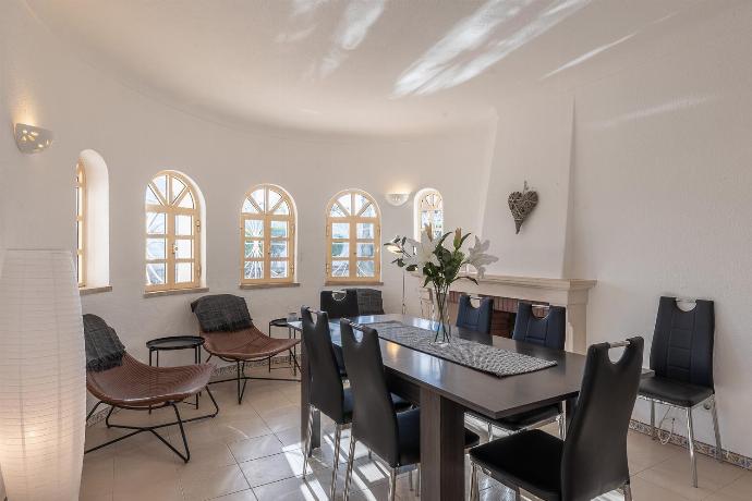  . - Villa Baltin . (Photo Gallery) }}