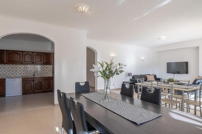  . - Villa Baltin . (Photo Gallery) }}