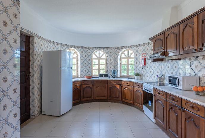  . - Villa Baltin . (Photo Gallery) }}