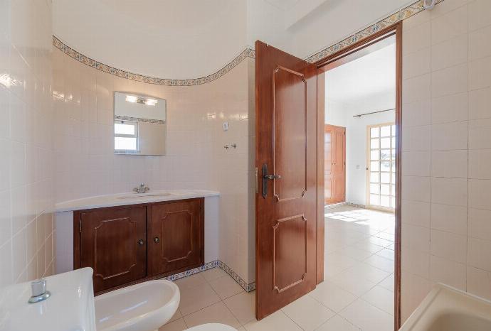  . - Villa Baltin . (Photo Gallery) }}