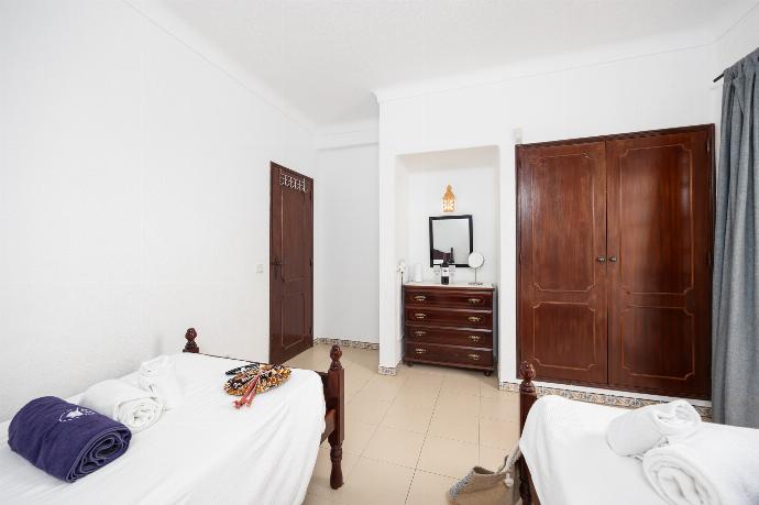 Twin bedroom with A/C . - Villa Baltin . (Галерея фотографий) }}