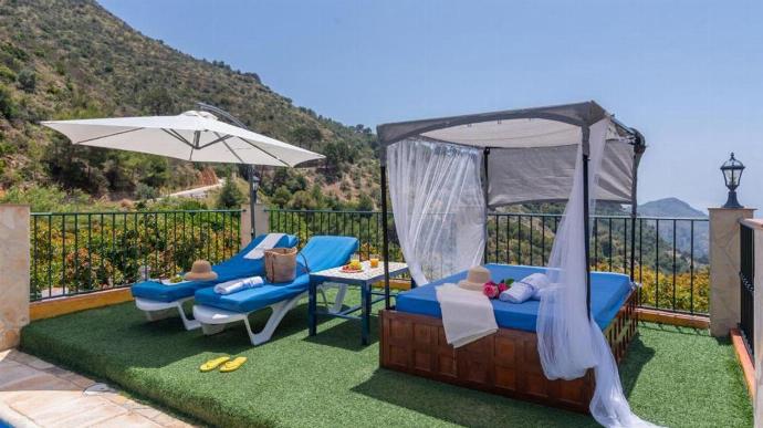  . - Villa el Nacimiento Nerja . (Photo Gallery) }}