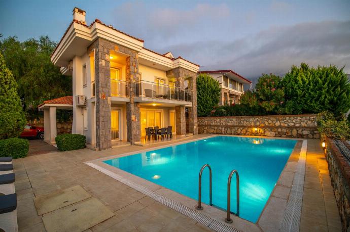 Golden Heights 15