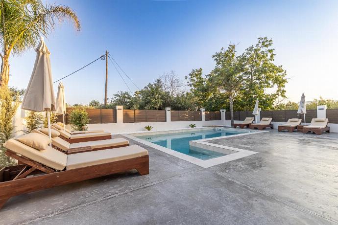  . - Villa Infinity Ena . (Photo Gallery) }}
