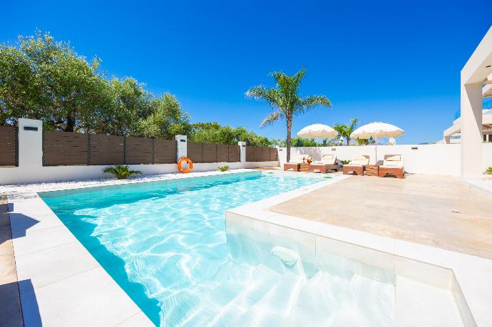 Private pool and terrace . - Villa Infinity Theo . (Photo Gallery) }}