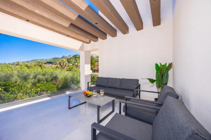 Balcony area . - Villa Infinity Theo . (Photo Gallery) }}