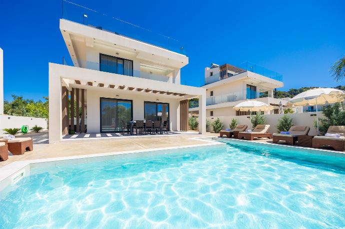 Beautiful villa with private pool and terrace . - Villa Infinity Theo . (Photo Gallery) }}
