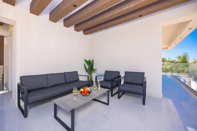 Balcony area . - Villa Infinity Theo . (Photo Gallery) }}