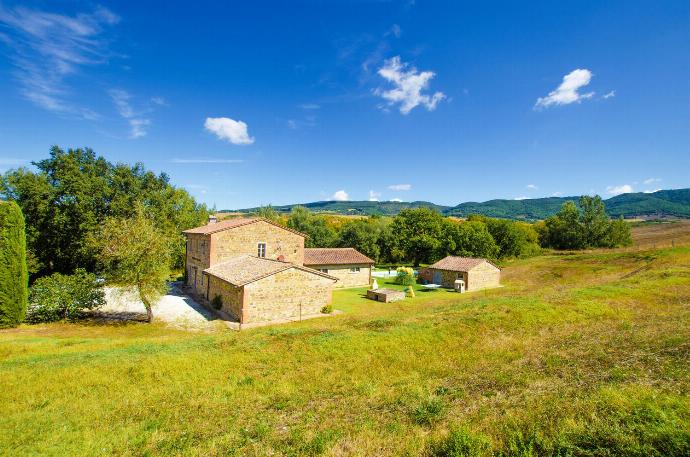  . - Casale del Conte . (Photo Gallery) }}