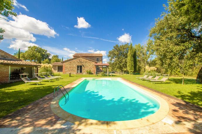 . - Casale del Conte . (Photo Gallery) }}