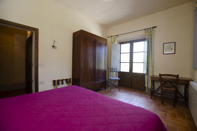  . - Casale del Conte . (Photo Gallery) }}