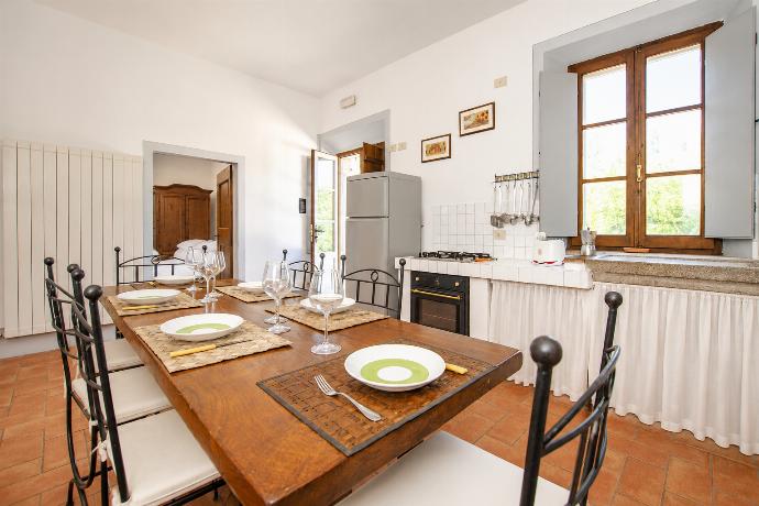 Equipped kitchen . - Casale del Conte . (Galería de imágenes) }}