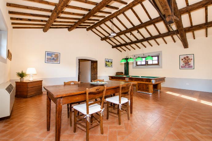 Dining area . - Casale del Conte . (Galería de imágenes) }}