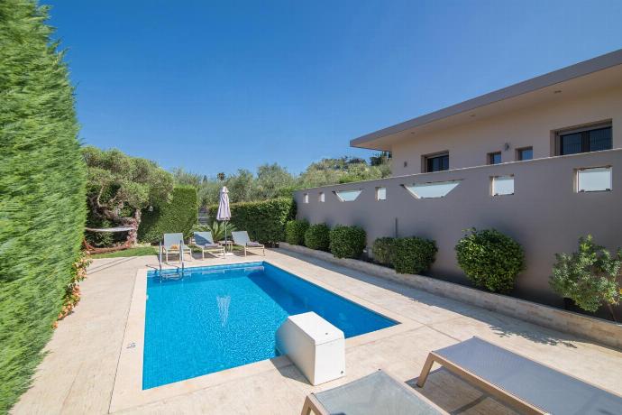  . - Villa Vatia 1 . (Photo Gallery) }}