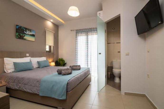  . - Villa Vatia 1 . (Photo Gallery) }}