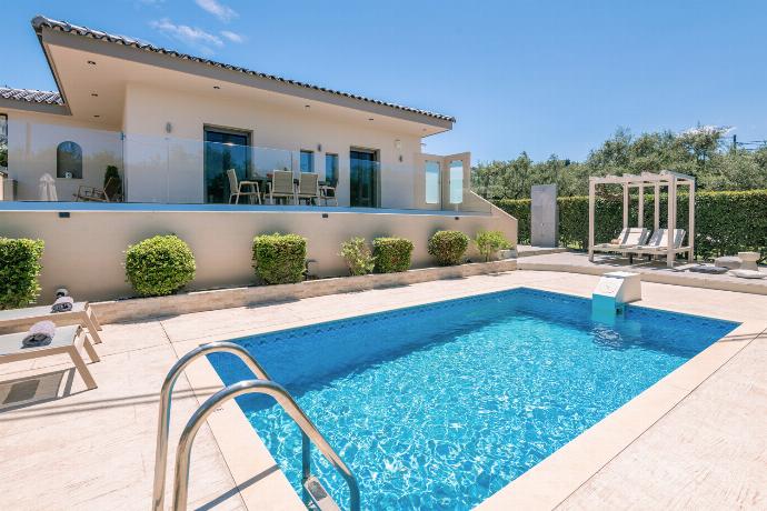  . - Villa Vatia 1 . (Photo Gallery) }}