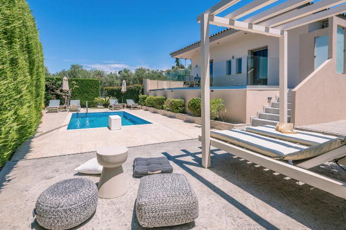  . - Villa Vatia 1 . (Photo Gallery) }}