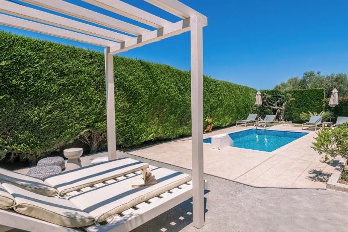  . - Villa Vatia 1 . (Photo Gallery) }}