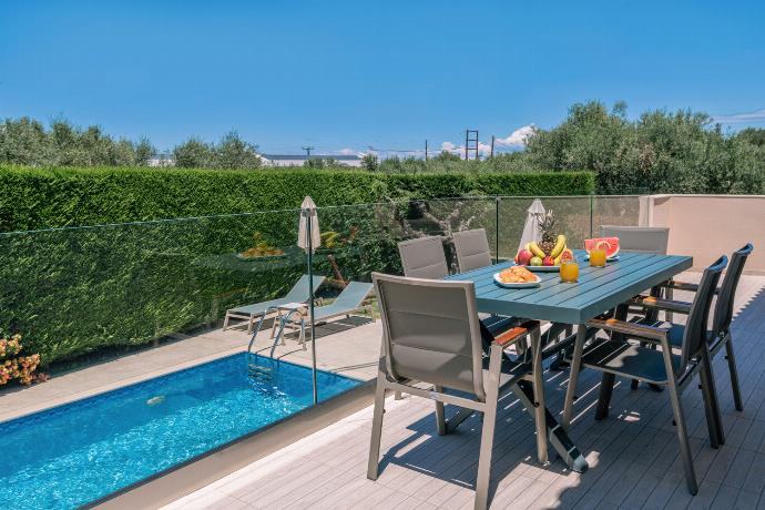  . - Villa Vatia 1 . (Photo Gallery) }}