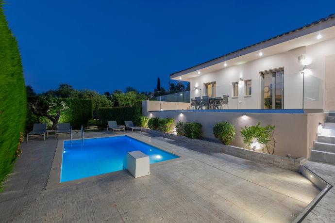  . - Villa Vatia 1 . (Photo Gallery) }}