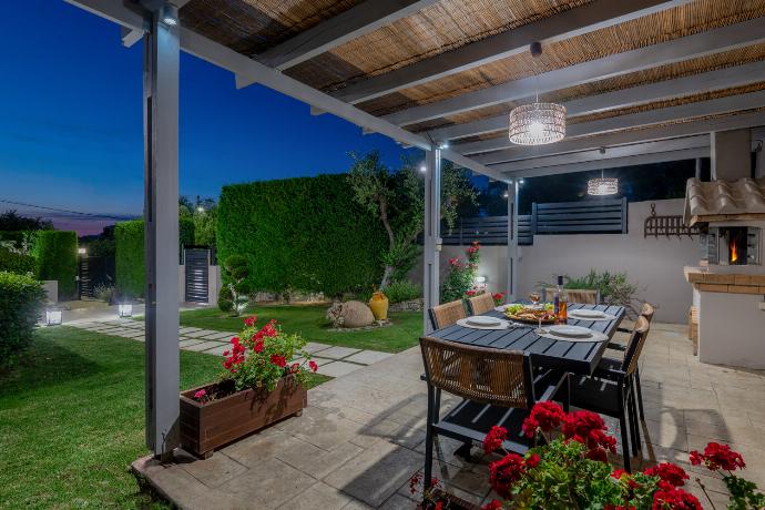  . - Villa Vatia 1 . (Photo Gallery) }}