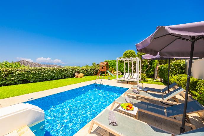 Private pool and terrace . - Villa Vatia 2 . (Galleria fotografica) }}