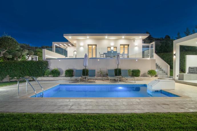  . - Villa Vatia 2 . (Photo Gallery) }}