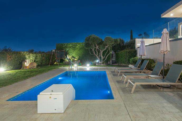  . - Villa Vatia 2 . (Photo Gallery) }}