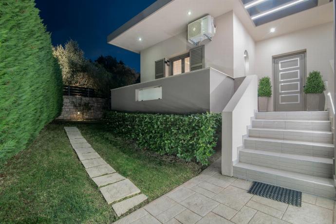  . - Villa Vatia 2 . (Photo Gallery) }}