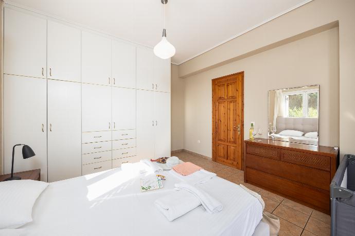 Double bedroom with A/C . - Villa Doreta . (Photo Gallery) }}