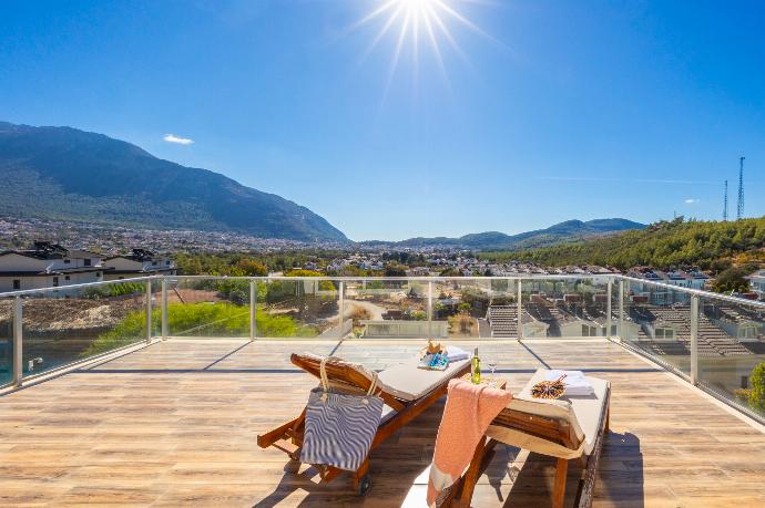 Upper terrace area . - Residence Villa 1 . (Photo Gallery) }}
