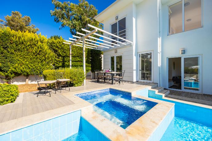 Beautiful villa with private pool and terrace . - Residence Villa 1 . (Photo Gallery) }}