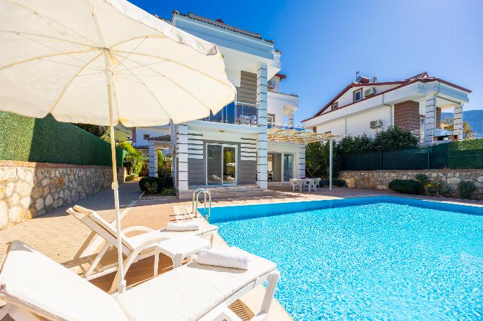 Beautiful villa with private pool and terrace . - Four Seasons Villa . (Photo Gallery) }}
