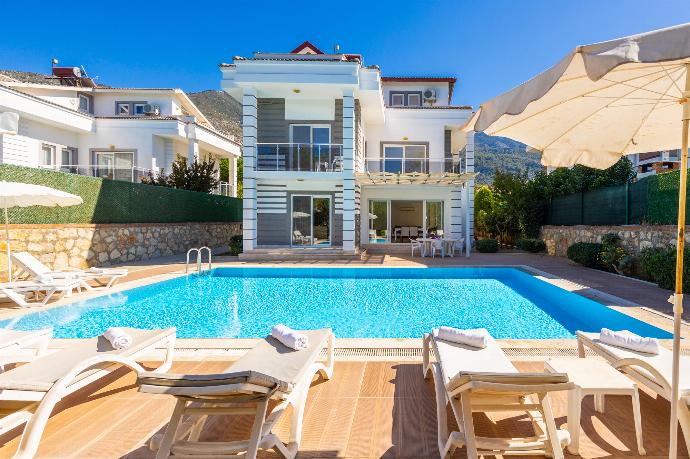 Beautiful villa with private pool and terrace . - Four Seasons Villa . (Photo Gallery) }}