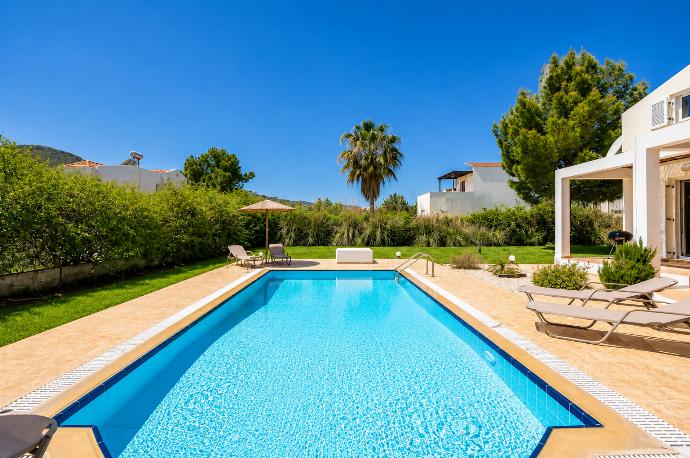 Private pool and terrace . - Villa Apollo Classico . (Fotogalerie) }}