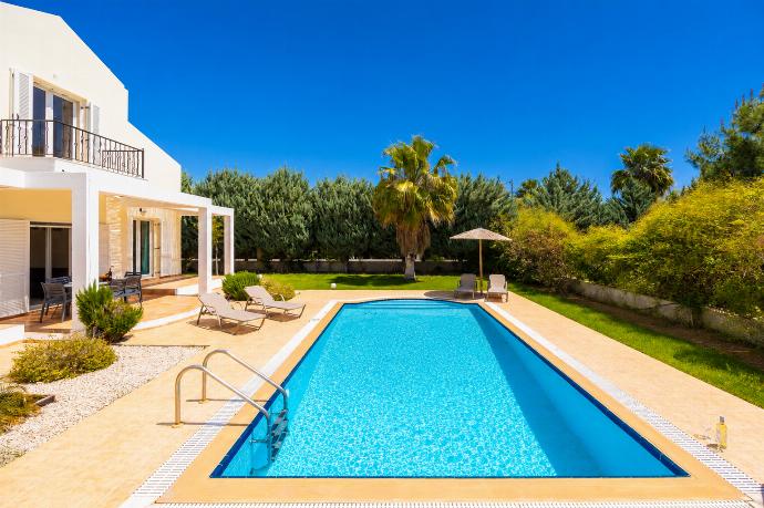,Private pool and terrace . - Villa Apollo Classico . (Fotogalerie) }}