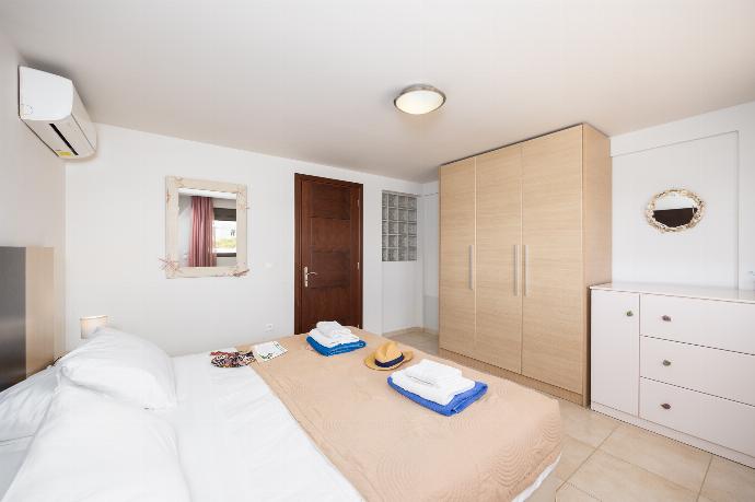 Villa Blue Wave Tessera